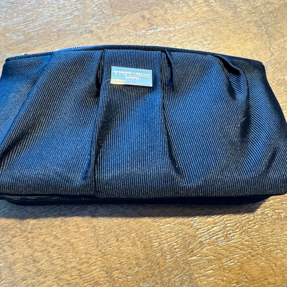 NEW Giorgio Armani Parfums Toiletry Make Up Travel Accessory Bag Black